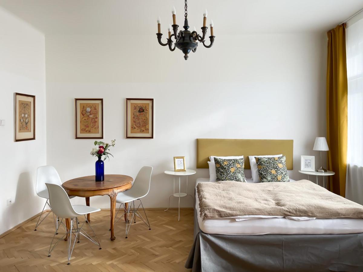 Turnkey I Vintage Terrace Apartment ปราก ภายนอก รูปภาพ